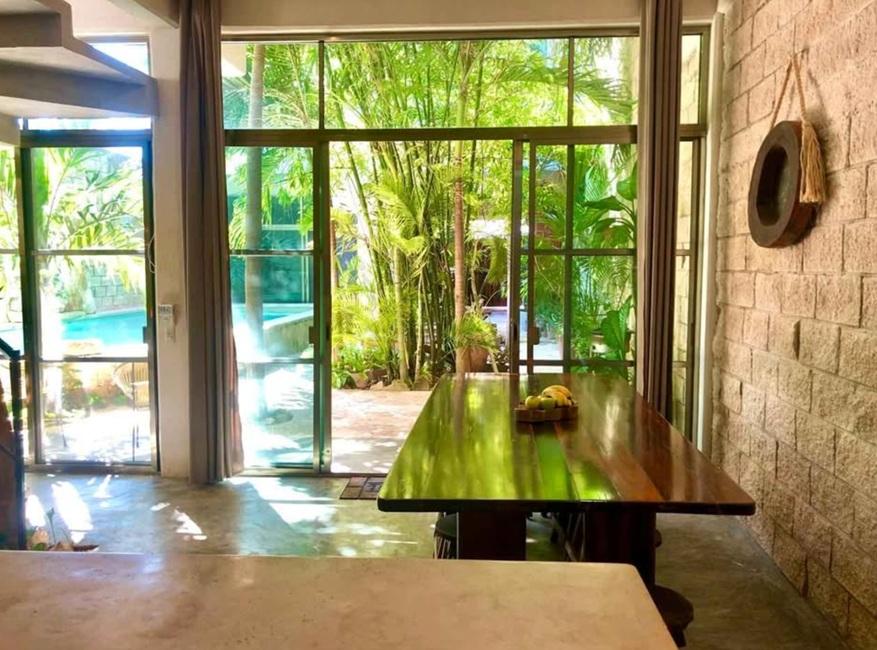 Remate de Propiedad con 7 habitaciones en el centro de Tulum