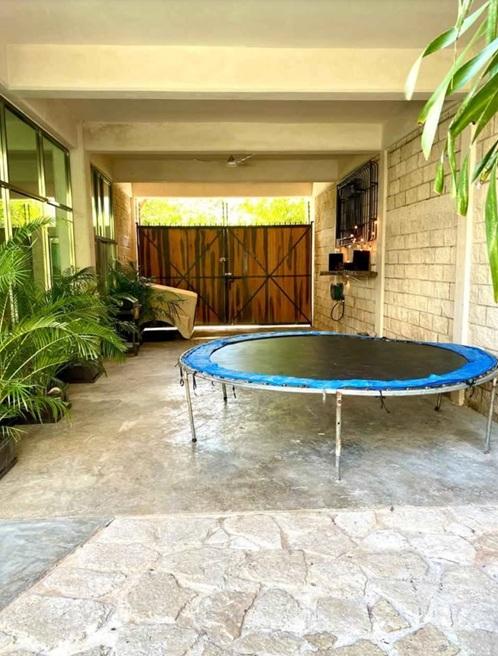 Remate de Propiedad con 7 habitaciones en el centro de Tulum