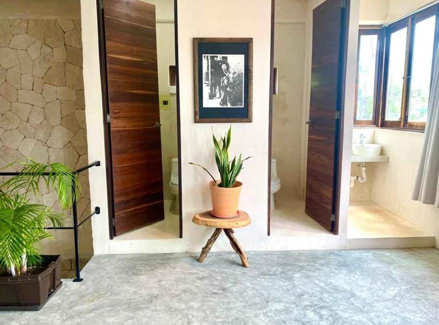 Remate de Propiedad con 7 habitaciones en el centro de Tulum