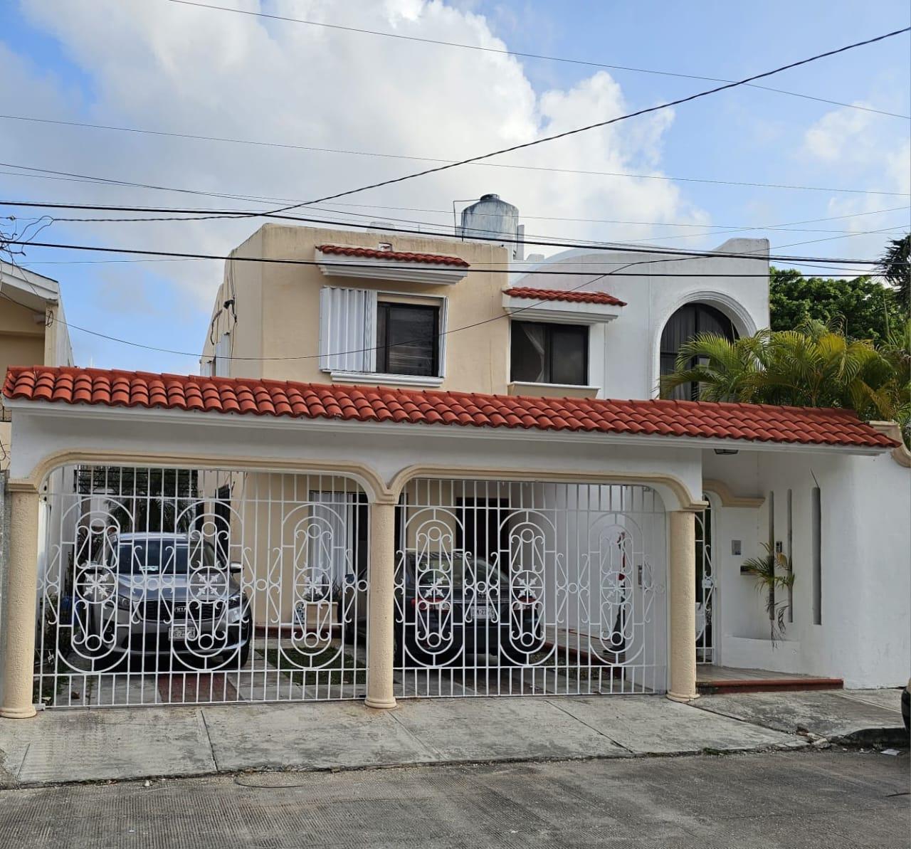 Residencia en venta Sm 2A a un paso de Puerto Cancún!