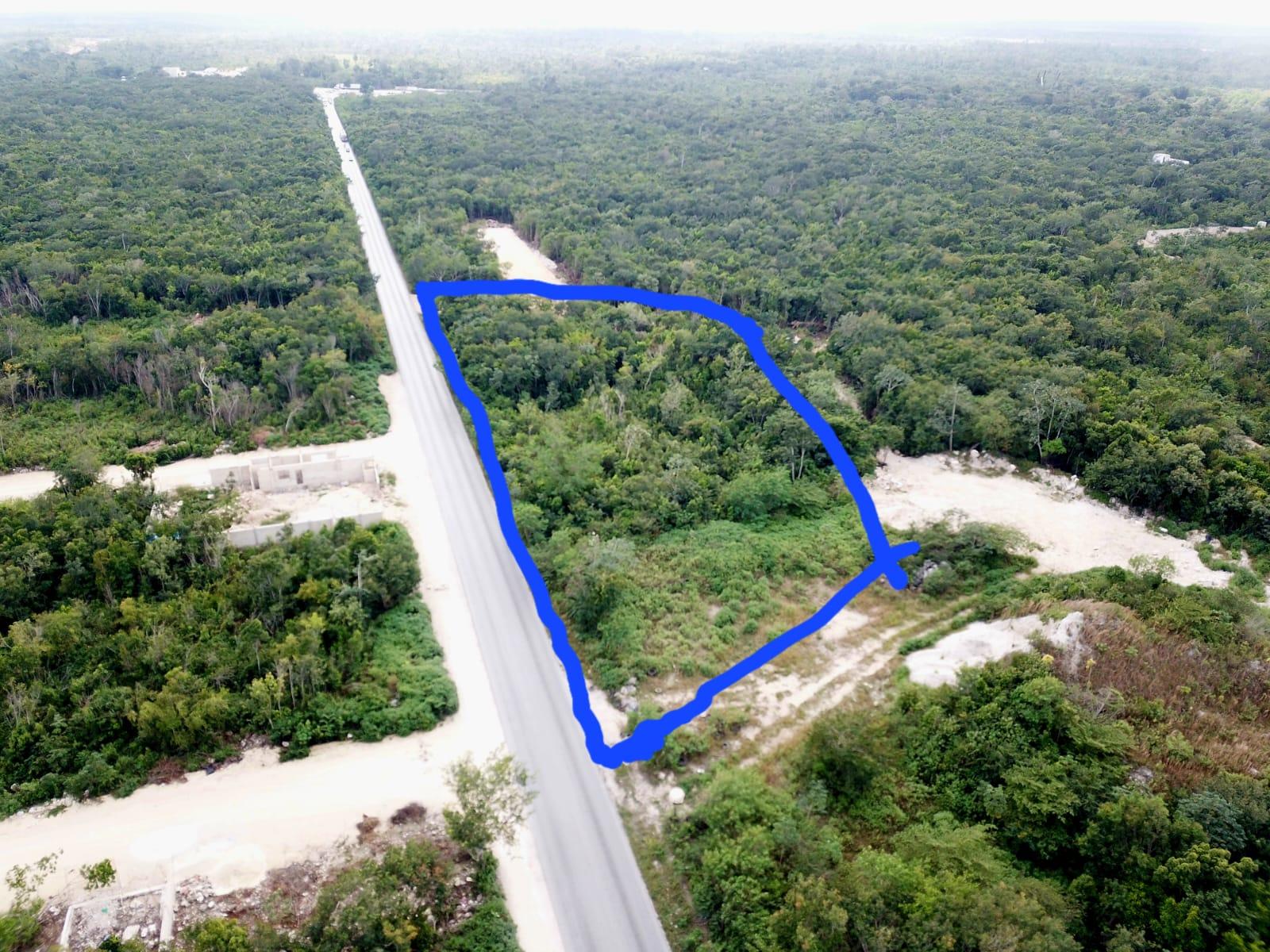 Terreno de 14006.97 a bordo de carretera 186, Cancún
