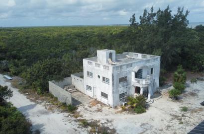 Residencia en Obra gris en Isla Blanca