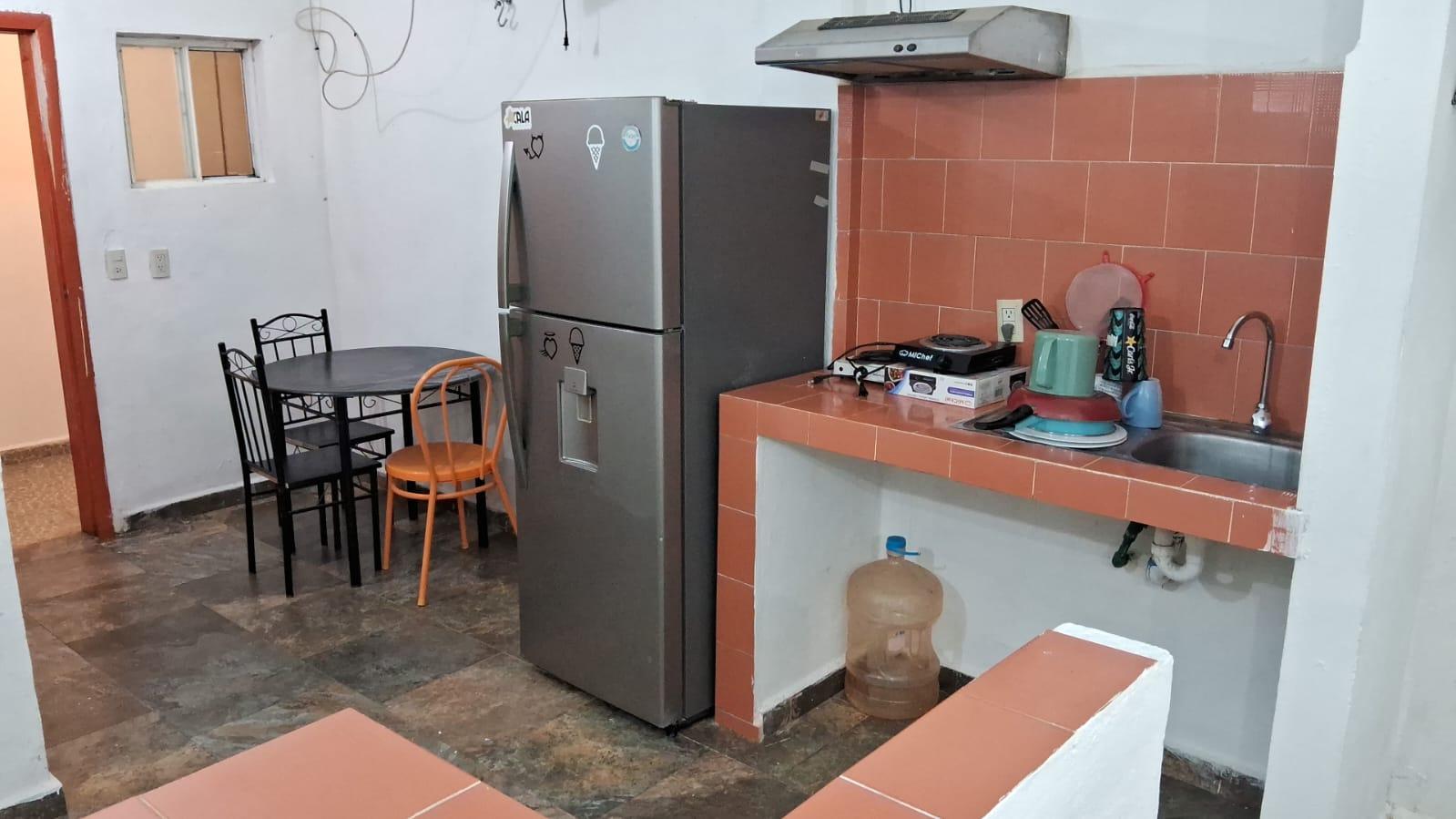 5 cuartos 1 local comercial a 1.5 km de Playa Esmeralda, Playa del Carmen!