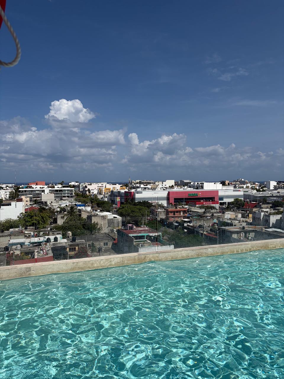 Rento estudio en PB a 1 km del muelle Av.Constituyentes Playa del Carmen