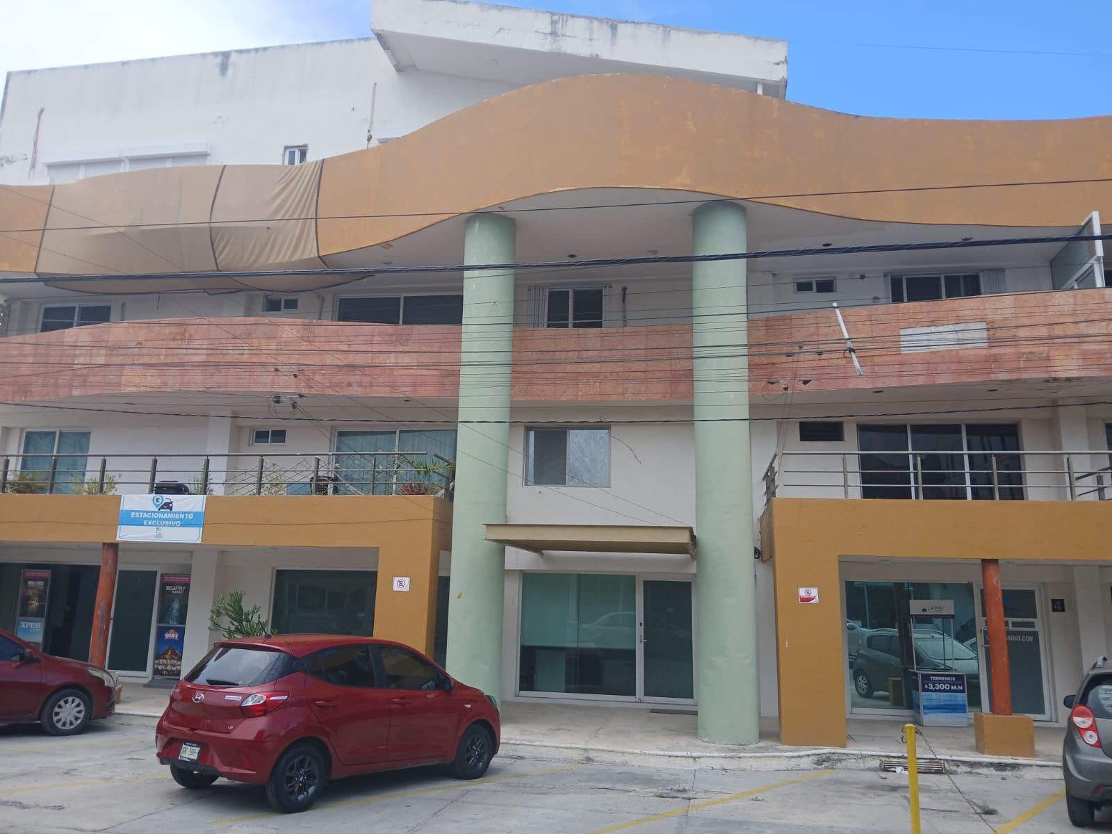 Oficina Comercial en RENTA en el centro de Cancún!