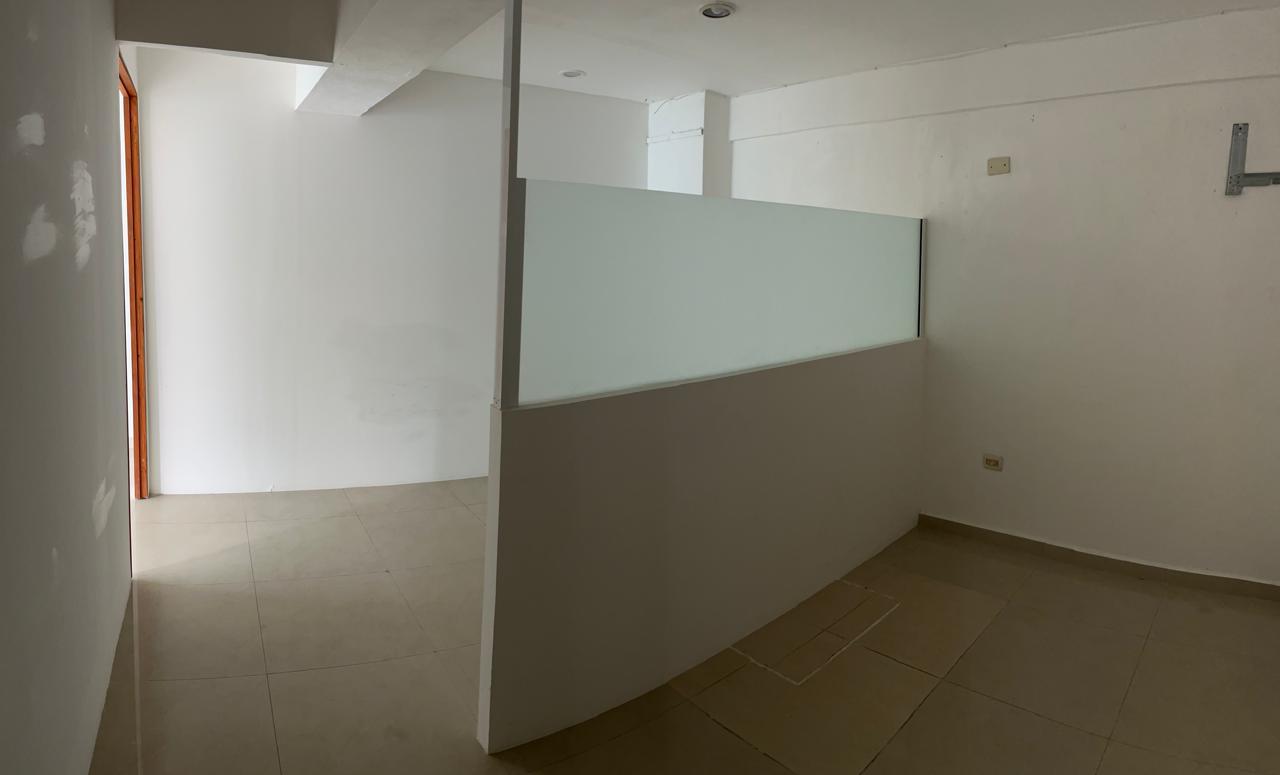Oficina Comercial en RENTA en el centro de Cancún!