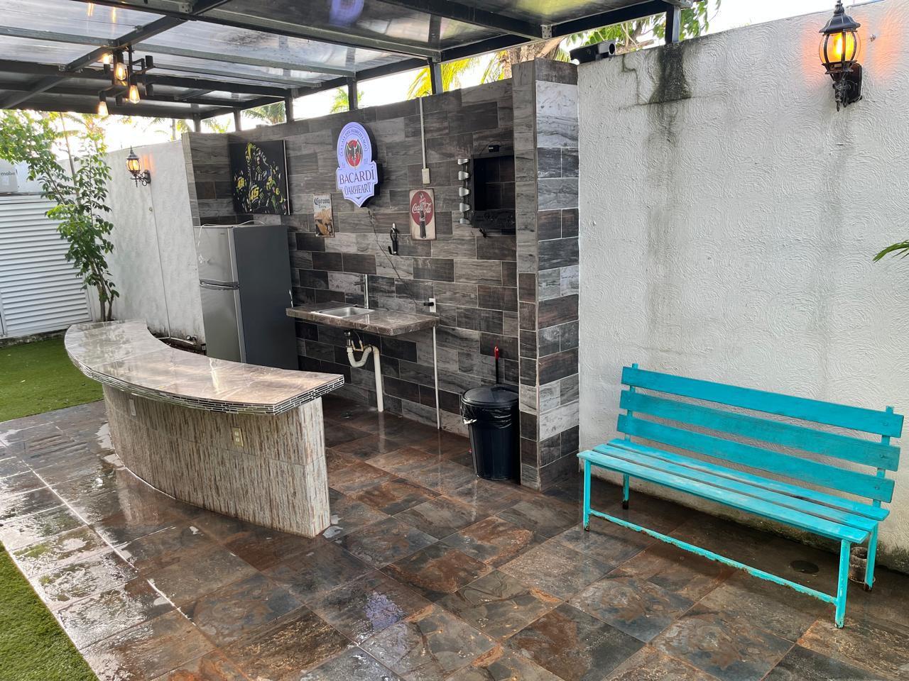 Renta townhouse AMUEBLADO en la Sm 40 de Cancún