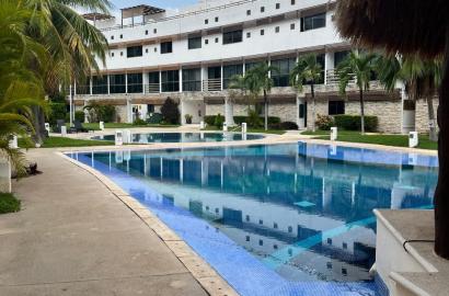 Renta townhouse AMUEBLADO en la Sm 40 de Cancún