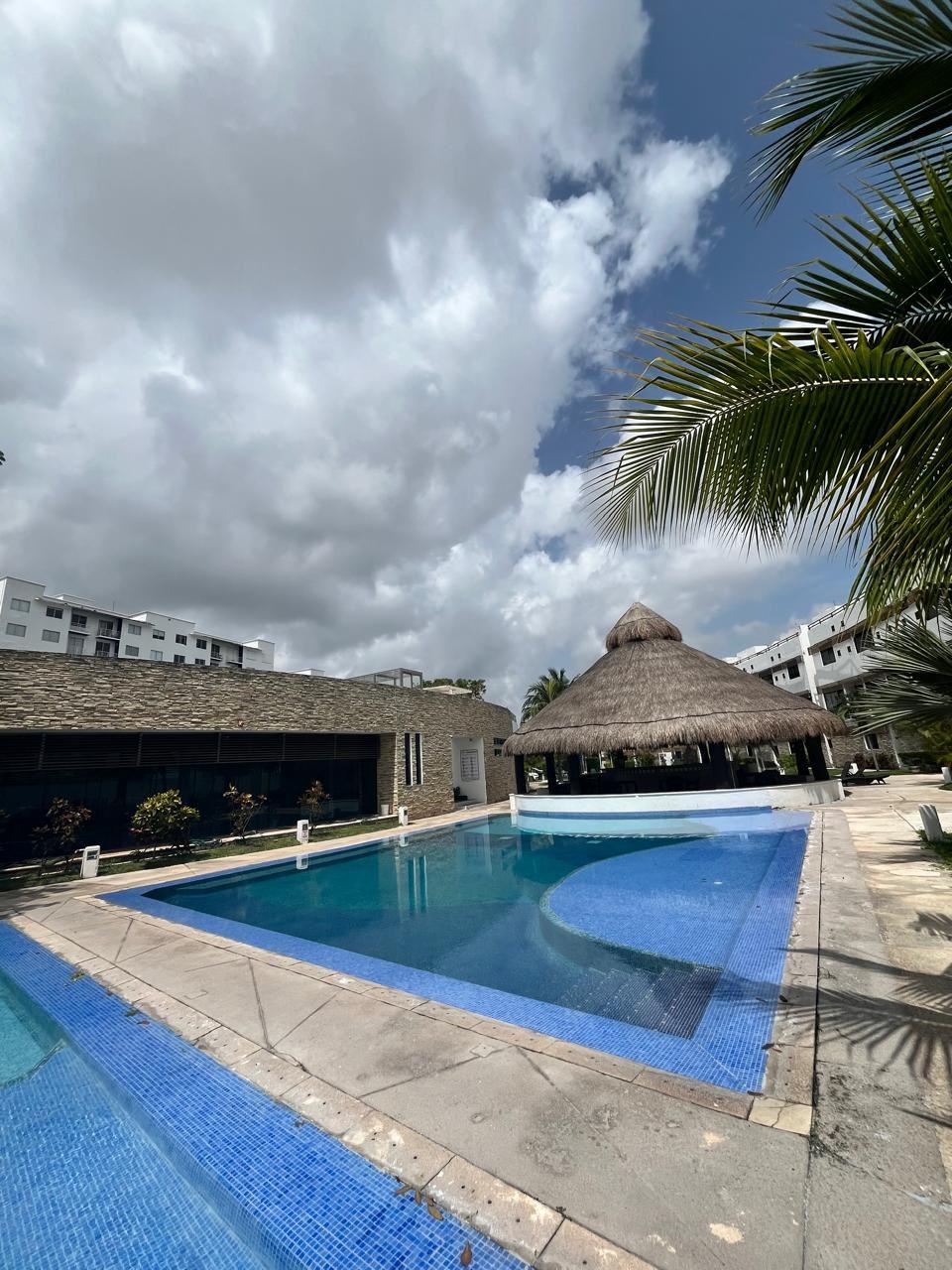 Renta townhouse AMUEBLADO en la Sm 40 de Cancún
