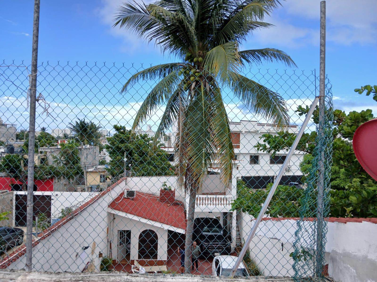 Casa de 4 recámaras a 1.3 km de Playa Puerto Juárez